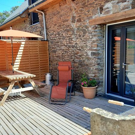 A La Memoire De Merlin & Spa Saint-Malon-sur-Mel Eksteriør bilde