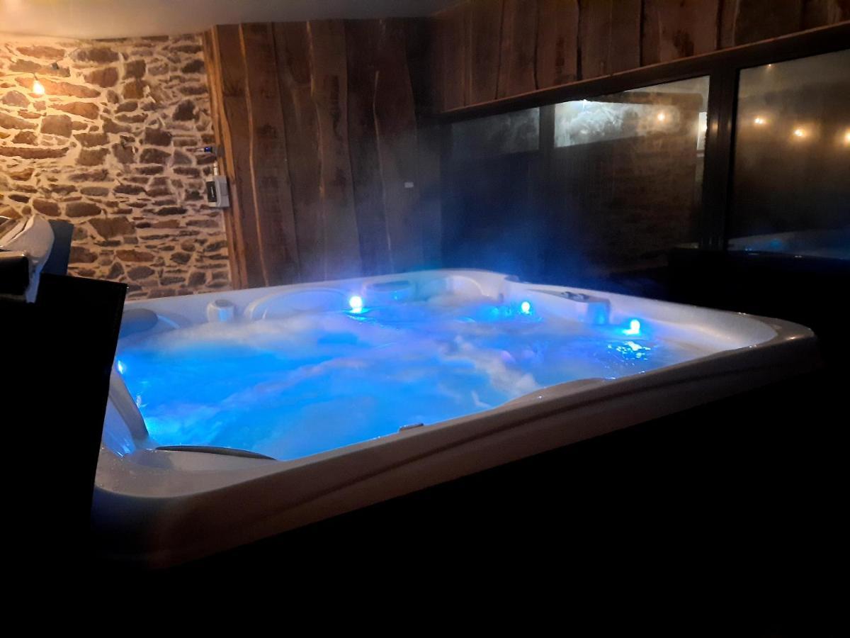 A La Memoire De Merlin & Spa Saint-Malon-sur-Mel Eksteriør bilde